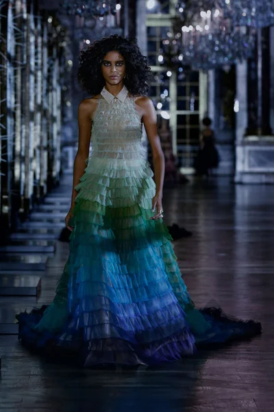 Look 60